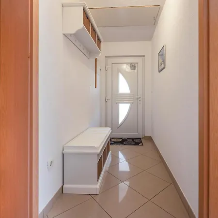 2 Bedroom Nice In Vodnjan Apartmán Mednjan