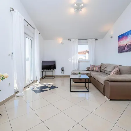Apartmán 2 Bedroom Nice In Vodnjan *