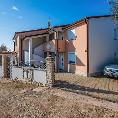 2 Bedroom Nice In Vodnjan Apartmán *